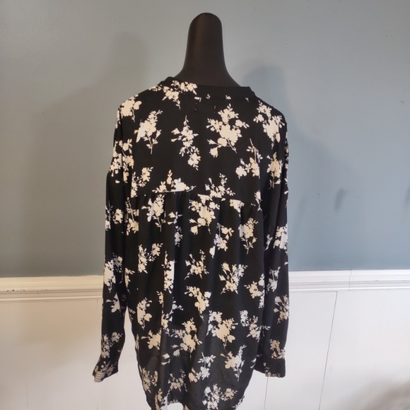 Time and Tru Lightweight Polyester Black/White Floral Blouse Sz L 12-14 - Picture 11 of 14
